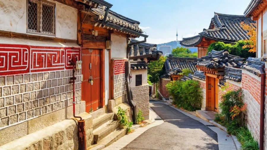 Làng Bukchon Hanok là một ngôi làng mang phong cách cổ điển nổi tiếng tại Seoul