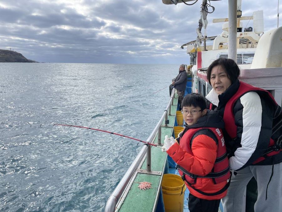 Trải nghiệm câu cá trên biển ở đảo Chagwido