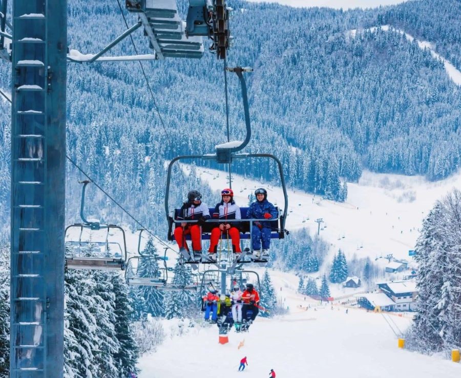 Trải nghiệm trượt tuyết vào mùa đông vô cùng thú vị