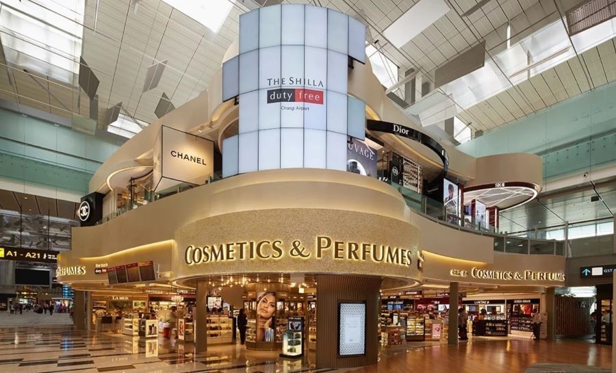 Các mặt hàng ở Shilla Duty Free đa phần đều được bán với mức giá khuyến mãi cực kỳ hấp dẫn.