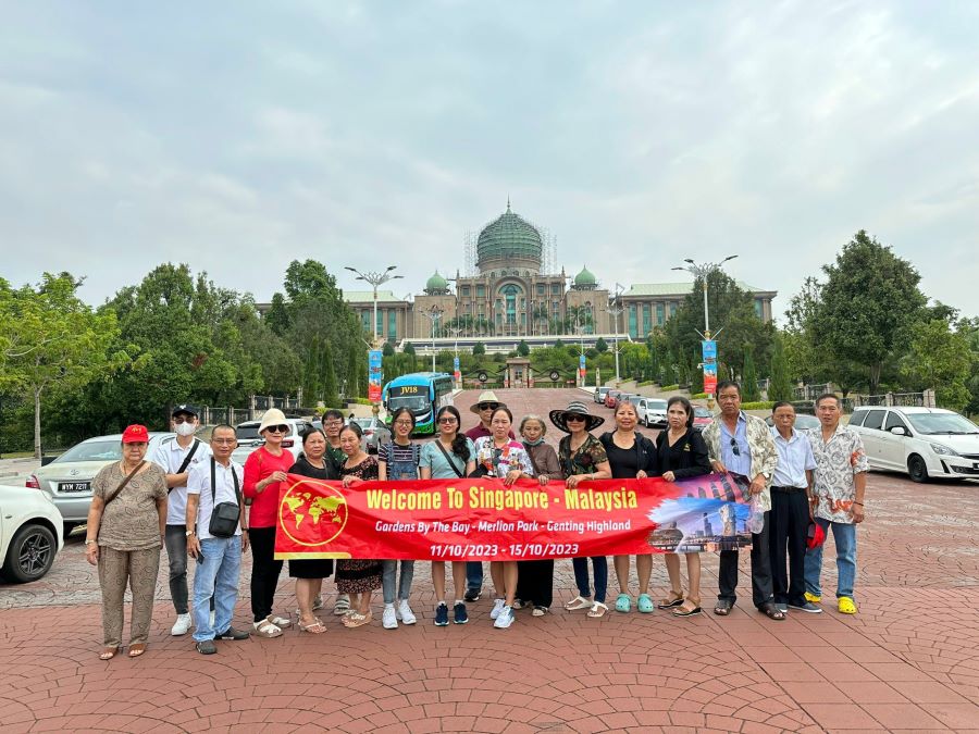 Hành trình khám phá 2 quốc gia