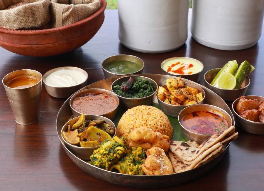 Tất cả nguyên liệu trong Thali sẽ được bày trí trên một chiếc khay cực kỳ đẹp mắt