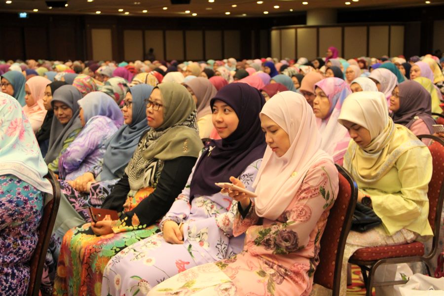 Người dân Brunei thường sẽ mặc các bộ trang phục đặc trưng của Hồi giáo 