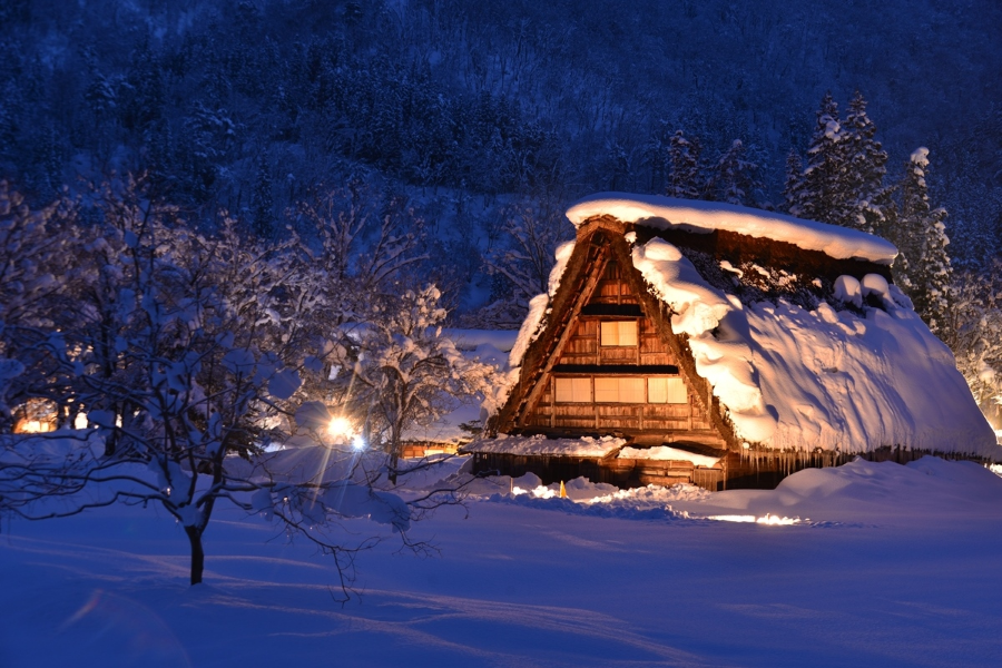 Vào mùa đông, khi lớp tuyết phủ trắng xóa, Minkaen càng trở nên lung linh, huyền ảo