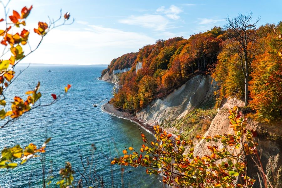 Rügen sở hữu vẻ đẹp thanh bình và lãng mạn ngay tại bãi biển Baltic