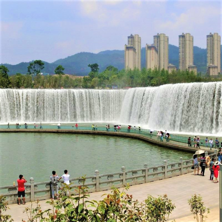 Thác nước Thiên Hà - Một trong những địa điểm du lịch Quảng Châu hot nhất hiện nay