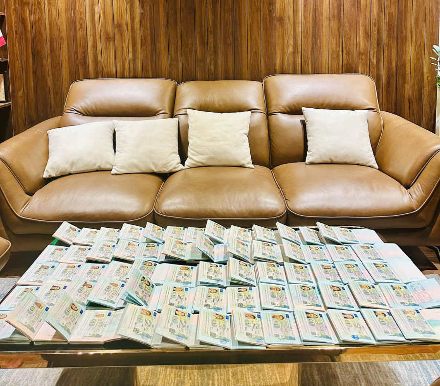 Visa Châu Âu về ngập tràn tại văn phòng Top Ten Travel