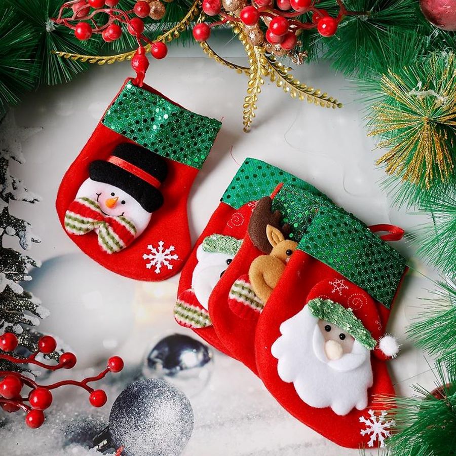 Những chiếc tất xinh xắn dùng để đựng quà của ông già Noel