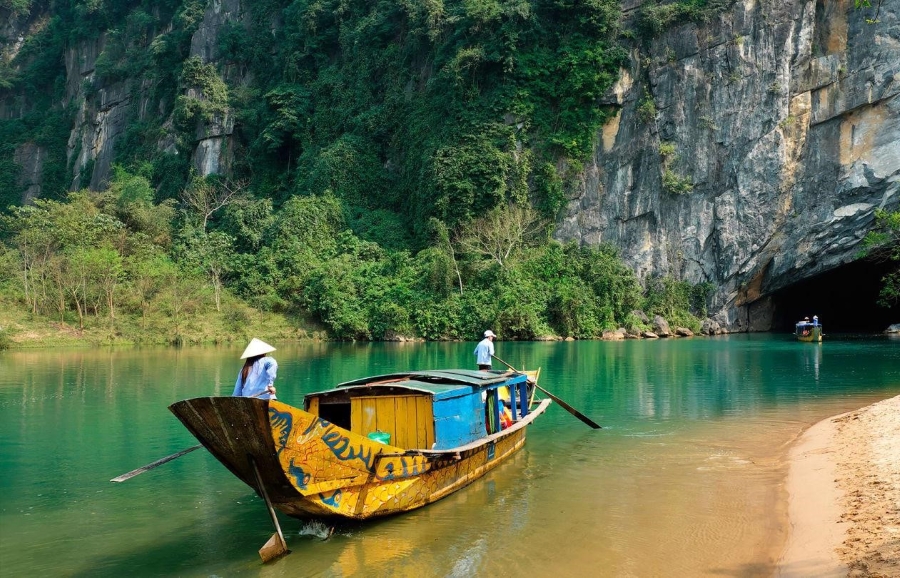 Động Phong Nha - Khám phá vẻ đẹp “kỳ quan đệ nhất động”