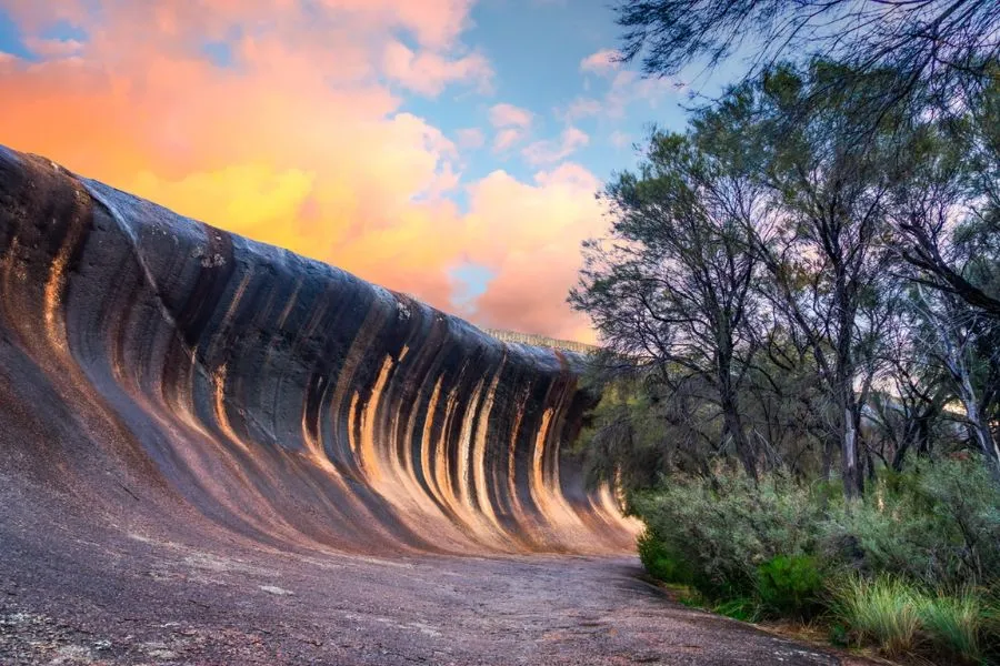Núi đá sóng Wave Rock 
